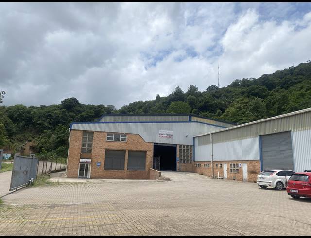 1,200M² FACTORY TO LET IN NEW GERMANY